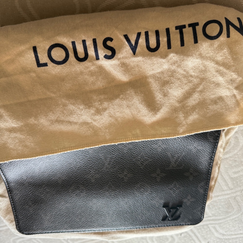 Louis Vuitton cross body bag